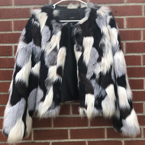 Forever 21 Jackets & Blazers - Forever 21 Faux Fur Coat